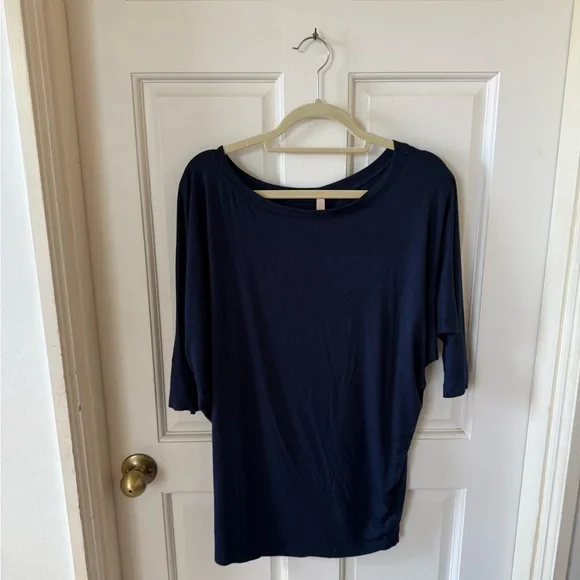 Perfect Off-the-Shoulder Top - Picture 2 of 5